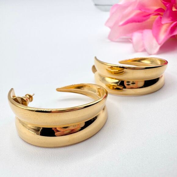 Vintage Monet Graduated Gold Tone Hoop Earrings Signed 1 1/4” Classic Chic - Picture 6 of 15